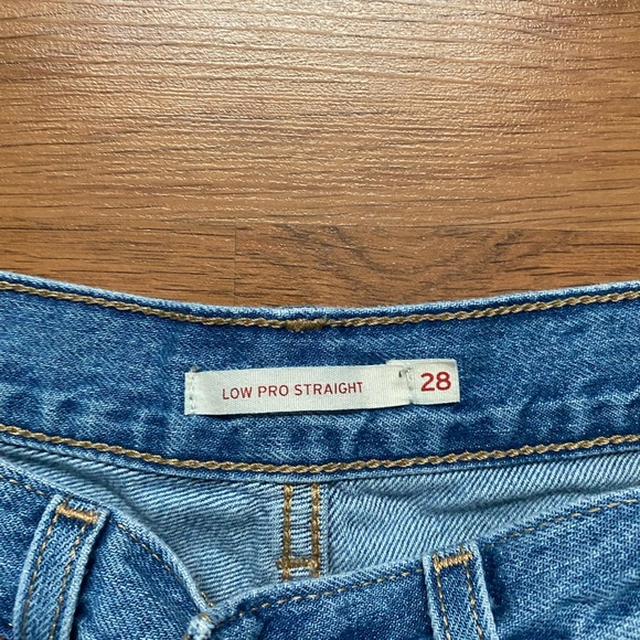 Low Pro Levi’s - Picture 2 of 4